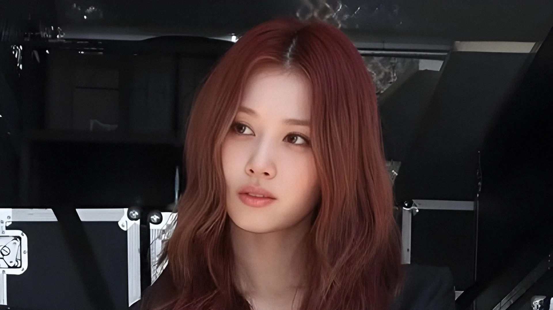 MINAMI se confiesa con SANA: ''Toda mi familia es fan de TWICE, y yo soy una otaku empedernida''
